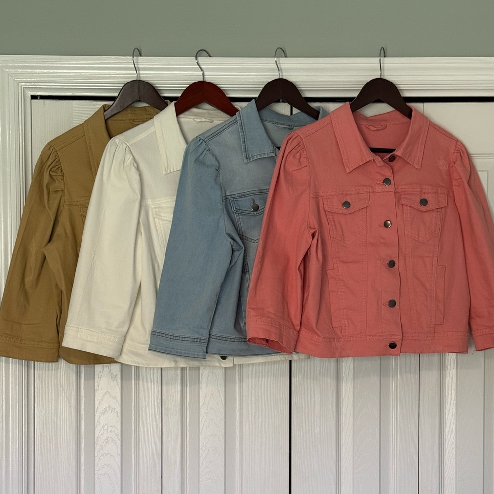 LN Women's White Denim Jacket - Picture 9 of 9
